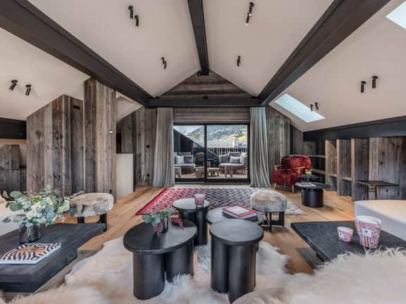 Contemporary Retreat With Five Ensuite Bedrooms - Image 5