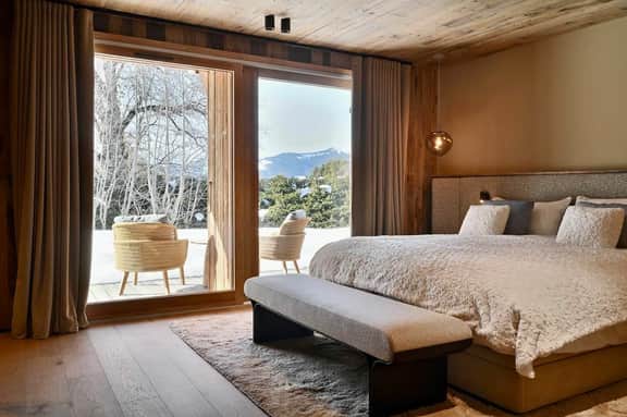Elegant Alpine Chalet With Private Wellness - Image 2