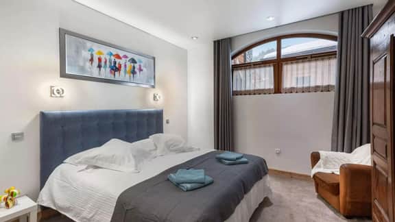 Spacious Mountain Loft With Wellness Amenities - Image 2