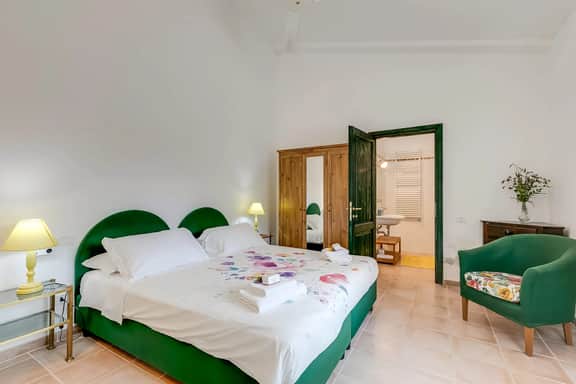Villa Roses Tuscany Retreat with Private Pool - Image 2