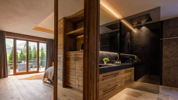 Stylish Six Bedroom Retreat With Cinema - Image 4