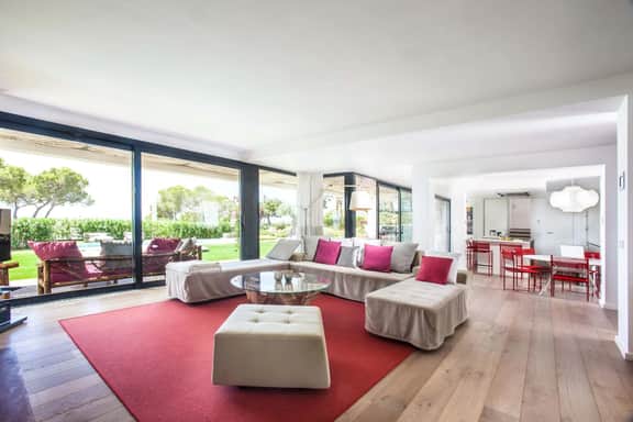 Relaxing Ibiza Home With Private Garden - Image 2
