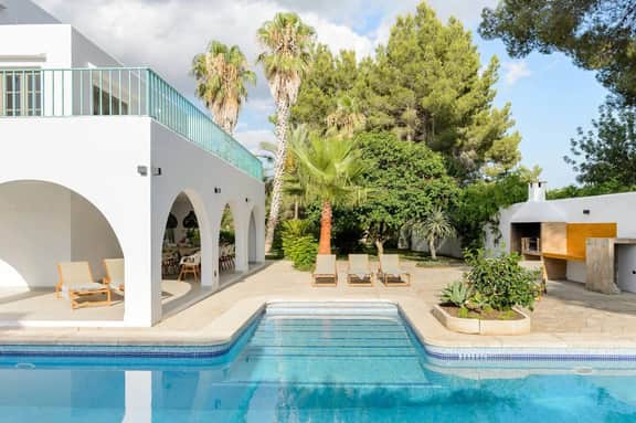 Modern Ibiza Home With Sunset Views - Image 4