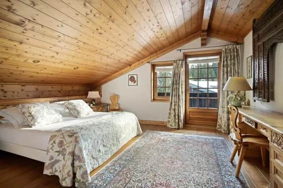 Elegant Courchevel Chalet With Mountain Views - Image 2