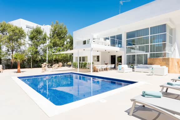Bright Ibiza Villa With Private Pool - Image 4