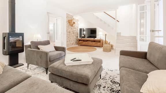 Historic Artà Townhouse With Rooftop Jacuzzi - Image 2