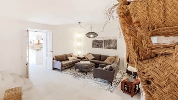 Historic Artà Townhouse With Rooftop Jacuzzi - Image 4
