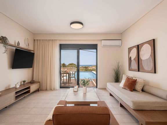 Spacious Coastal Villa With Stunning Views - Image 2
