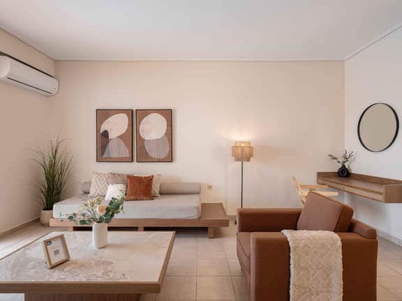 Spacious Coastal Villa With Stunning Views - Image 3
