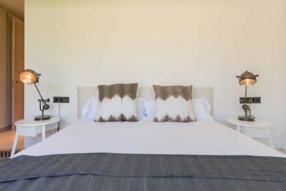 Beautiful Villa Near Cala Conta Beach - Image 3