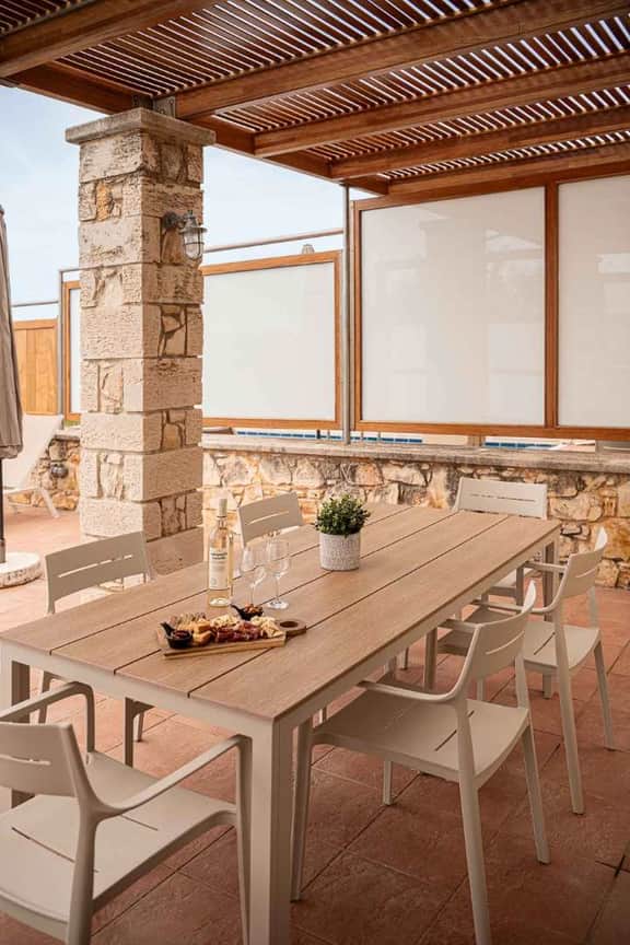 Stylish Villa With Sea View Balcony - Image 5