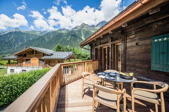 Mountain Chalet With Two Ensuite Bedrooms - Image 4