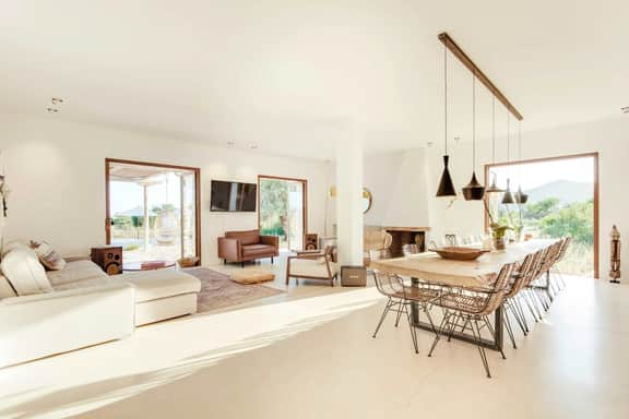 Peaceful Garden Retreat With Swimming Pool - Image 2