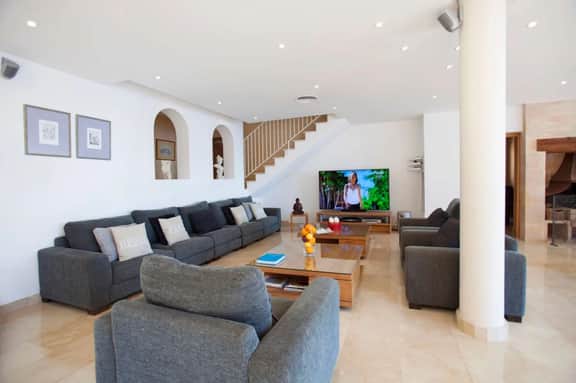 Mediterranean Villa With Panoramic Sea Views - Image 2
