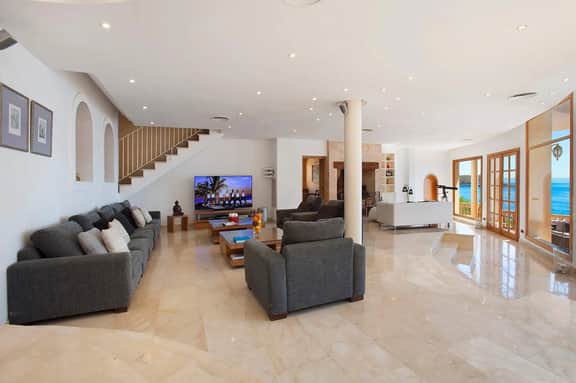 Mediterranean Villa With Panoramic Sea Views - Image 5