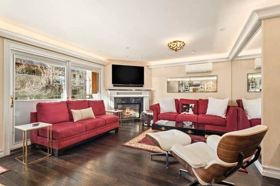 Aspen Mountain Condo With Private Balcony - Image 5