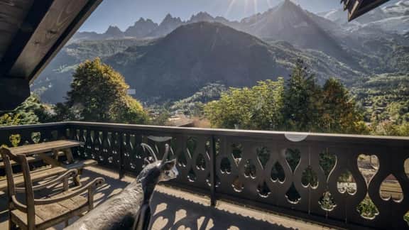 Mountain Retreat in Sunny Les Pècles - Image 4