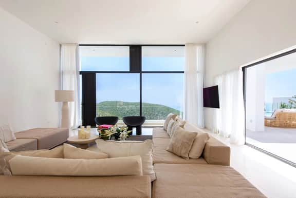 Five Bedroom Villa Overlooking Mediterranean Water - Image 2