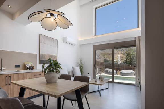Peaceful Retreat With Panoramic Mountain View - Image 2