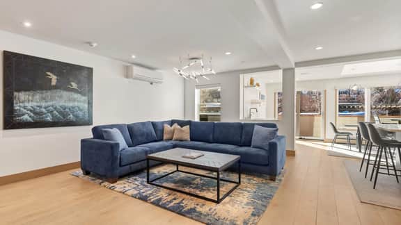 Spacious Downtown Aspen Home for Six - Image 5