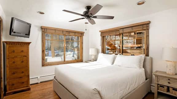 Three Bedroom Stay With Aspen Views - Image 3