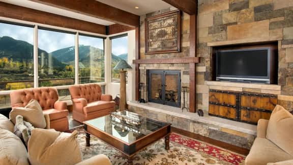 Aspen Mountain Views and Private Deck - Image 2