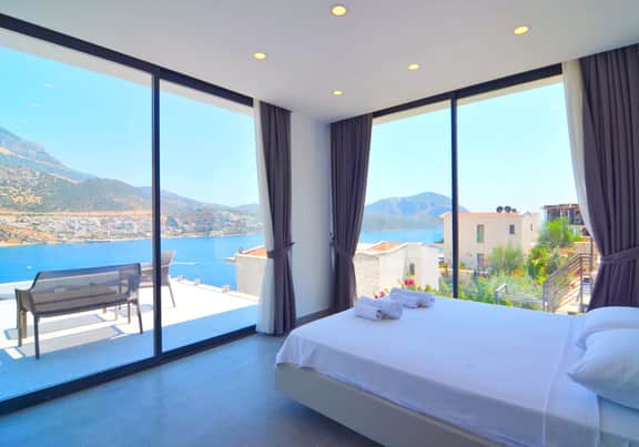 Luxury Coastal Villa With Private Pool - Image 3