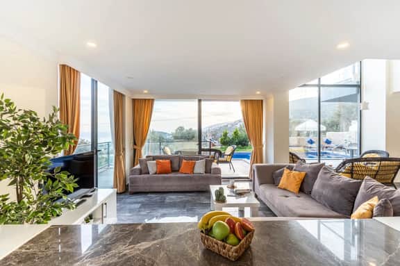 Panoramic Seaviews From Private Infinity Pool - Image 2