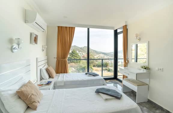 Panoramic Seaviews From Private Infinity Pool - Image 3