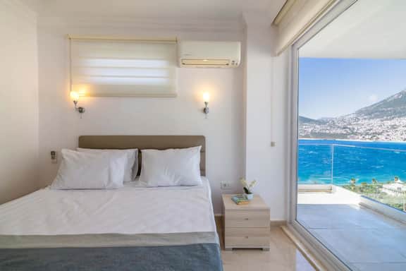 Panoramic Seaviews From Your Private Retreat - Image 3
