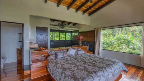 Seven Bedroom Retreat With Infinity Pool - Image 3