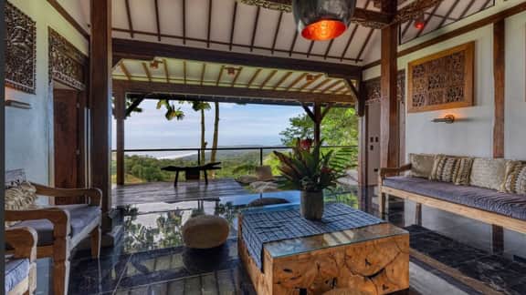 Spacious Villa With Eight Beautiful Bedrooms - Image 5