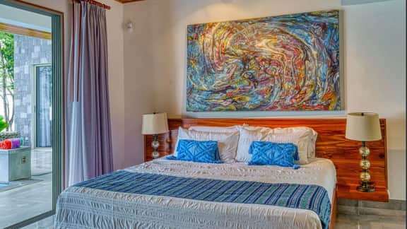 Hillside Haven With Pool and Jacuzzi - Image 3