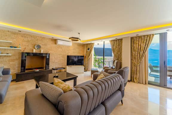 Private Infinity Pool and Breathtaking Seaviews - Image 4
