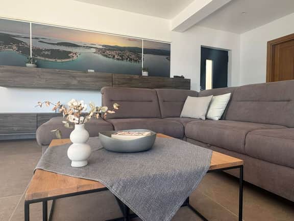 Elegant Coastal Villa In Peaceful Zatoglav Croatia - Image 3