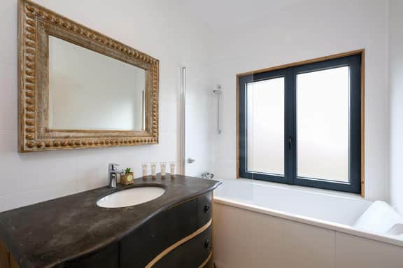 Alpine Family Chalet Near Ski Lifts - Image 3