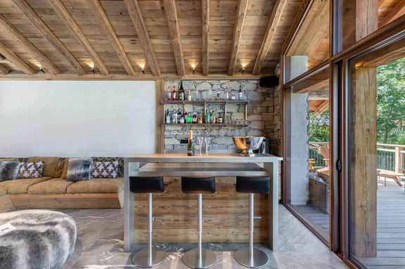 Spacious French Alps Chalet With Six En-Suite Bedr - Image 5