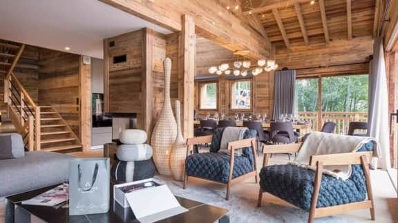 Stunning Chalet Near Slopes And Village Centre - Image 3