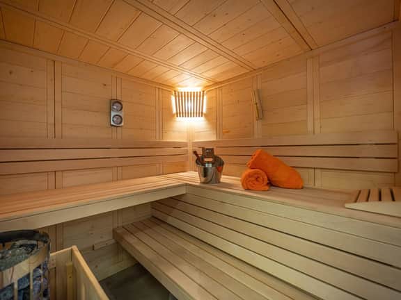 Mountain View Chalet With Indoor Jacuzzi - Image 4