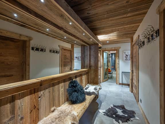 Mountain View Chalet With Indoor Jacuzzi - Image 5