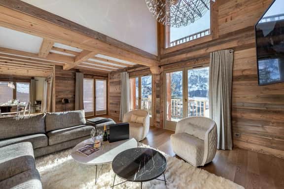 Warm Mountain Escape With Valley Views - Image 3