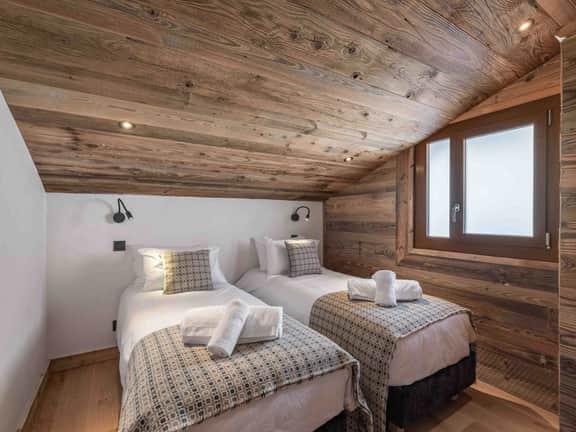 Alpine Escape With Sauna and Balconies - Image 3