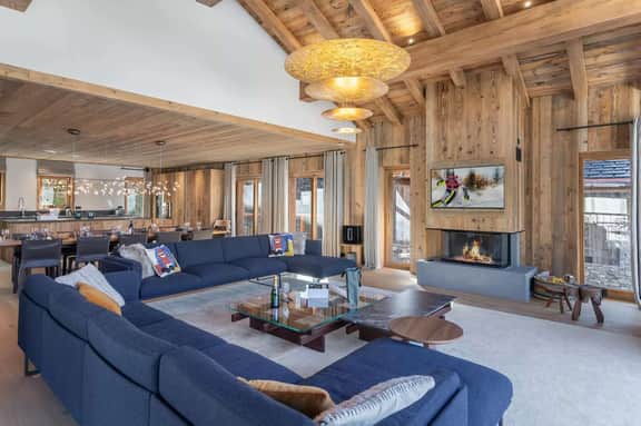 Cozy Alpine Chalet With Panoramic Terrace Views - Image 2