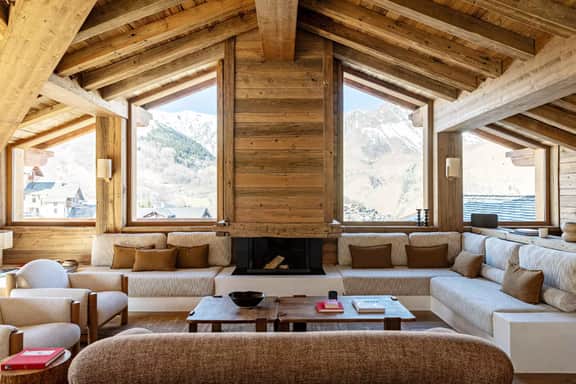 Elegant Chalet With Five Bedrooms And Fireplace - Image 2