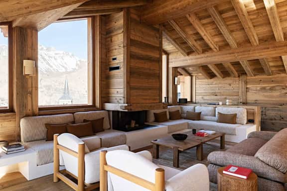 Elegant Chalet With Five Bedrooms And Fireplace - Image 3