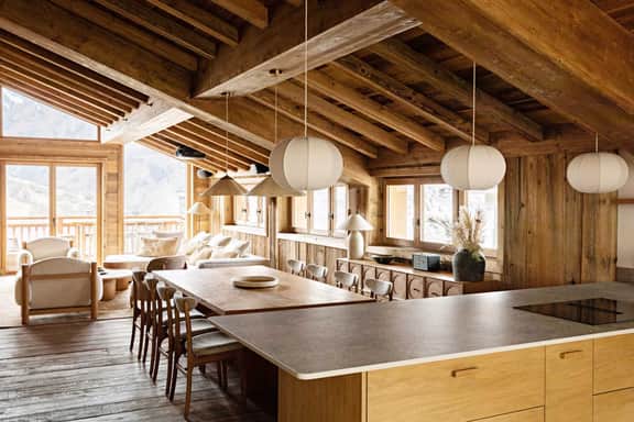 Spacious Alpine Chalet With Open-Plan Kitchen - Image 4