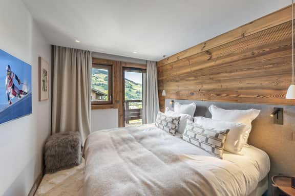 Elegant Family Escape in the Alps - Image 3