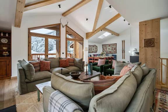 Family Mountain Apartment With a Fireplace - Image 2
