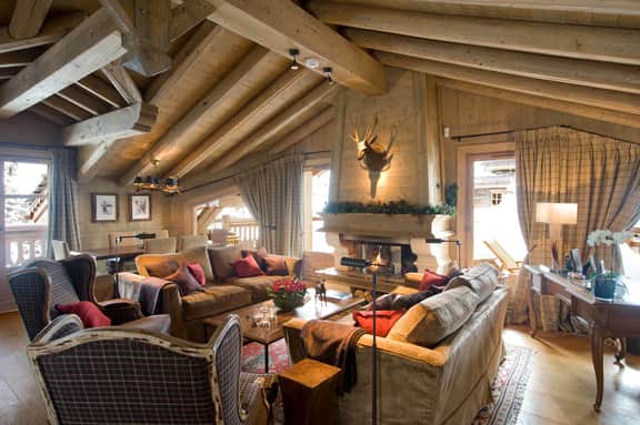 Charming Mountain Retreat with Private Jacuzzi - Image 2