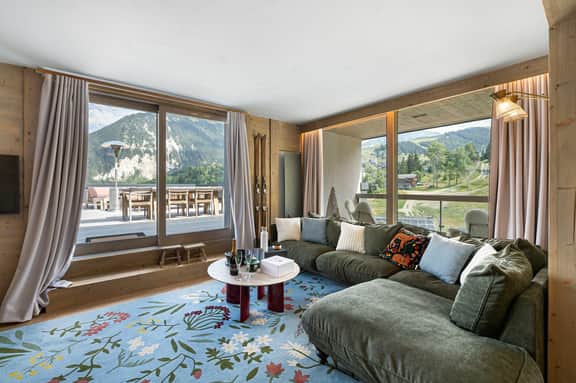 Elegant Ski Escape With Outdoor Jacuzzi - Image 4